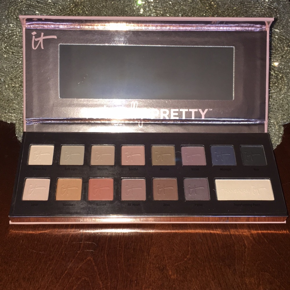 it Cosmetics Naturally Pretty eyeshadow palette